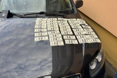 У Тернополі поліцейські затримали чоловіка, який вимагав гроші за допомогу з мобілізацією