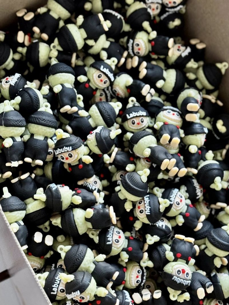 Тернопільська митниця запобігла ввезенню контрафактних іграшок LABUBU