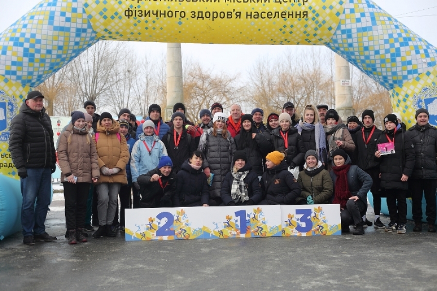 «Зігріємо котиків ЗСУ»: у Тернополі провели благодійний забіг (фото, відео)