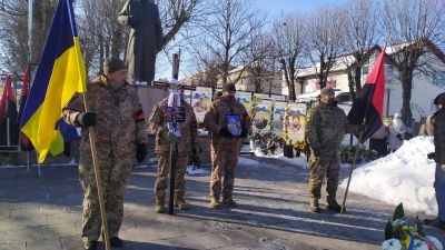 На Тернопільщині поховали воїна Миколу Васильчука