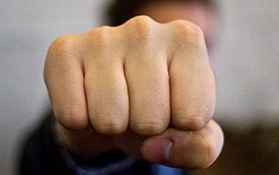 Тернопіль: помічник нардепа зіпсував кадр і отримав по заслузі?
