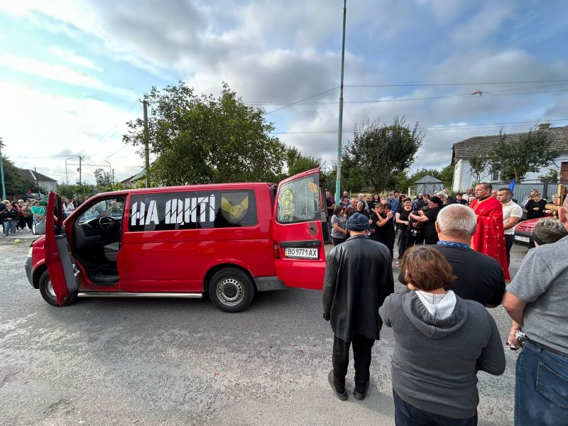 «На щиті» повернувся до рідного дому Герой з Тернопільщини Сергій Паробек
