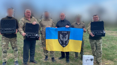 Надал поїхав у зону бойових дій та повіз дрони для захисників