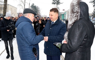 Лікарі амбулаторій загальної практики – сімейної медицини Тернопільщини отримують сучасні автомобілі високої прохідності