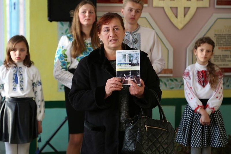 Школа на Бучаччині носитиме імена двох Героїв Небесної Сотні (фоторепортаж)