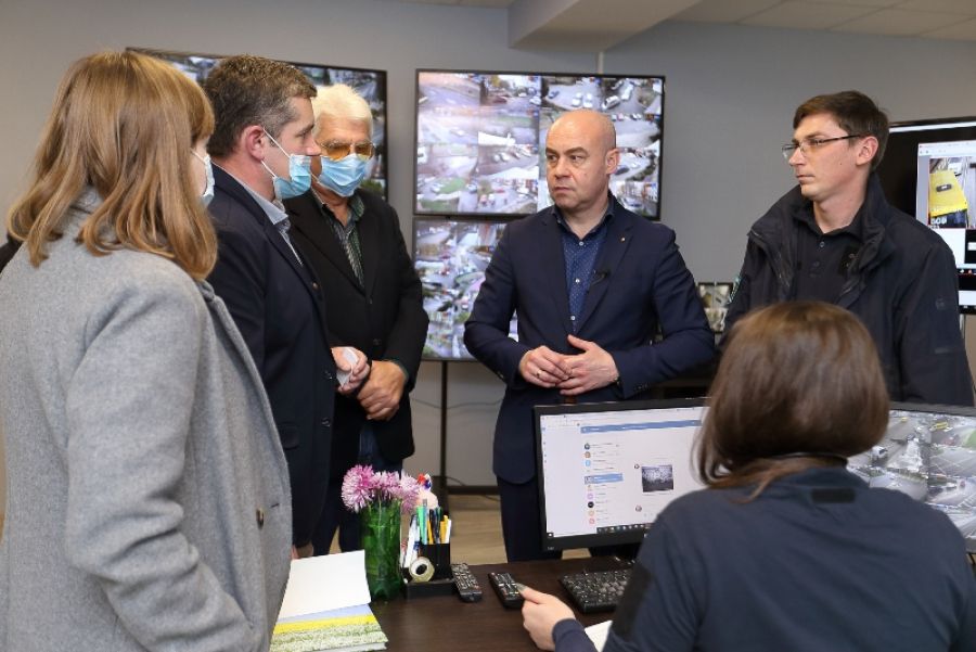 У Тернополі показали, як працює Ситуаційний центр та служба 1580 (фоторепортаж)
