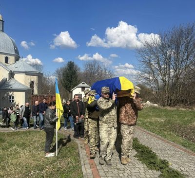 На Тернопільщині поховали Андрія Лагуна, який загинув на війні (фото)