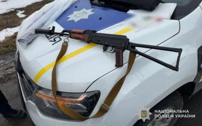 Поліцейські вилучили вогнепальну зброю у двох жителів Тернопільського району