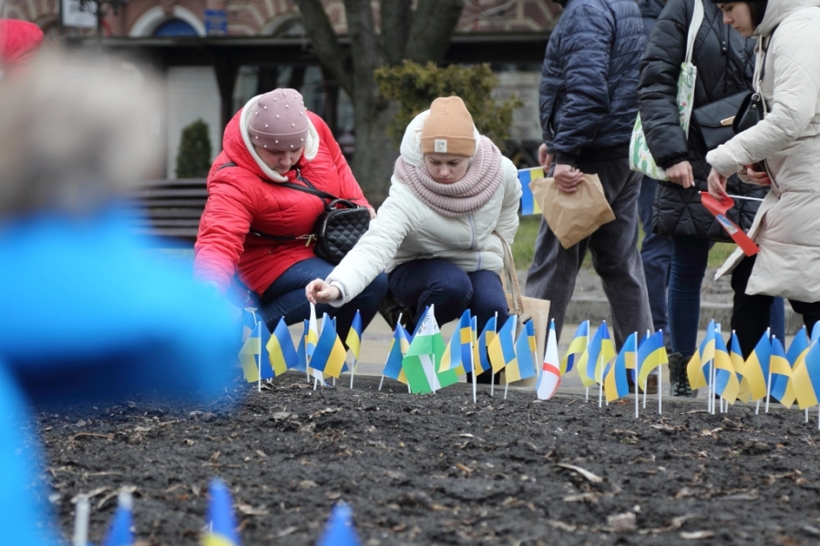 У річницю війни в центрі Тернополя вшановують пам&#039;ять Героїв (фоторепортаж)