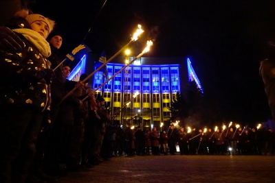 У Тернополі смолоскипною ходою відзначили 111-ту річницю від дня народження Степана Бандери (фоторепортаж)