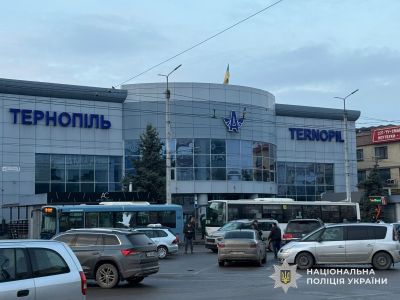 Шахрай під виглядом продавця автобусних квитків ошукав тернополянку на 6000 гривень