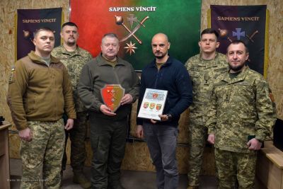 Командувач ОК «Захід» відвідав підрозділи 18 армійського корпусу та відзначив військових нагородами