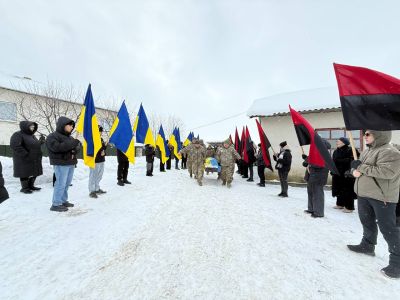 Вважався зниклим безвісти: у громаді на Тернопільщині поховали Героя