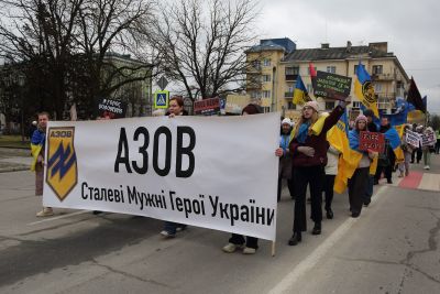 “Стань голосом полонених”: у Тернополі провели акцію на підтримку військовополонених та зниклих безвісти