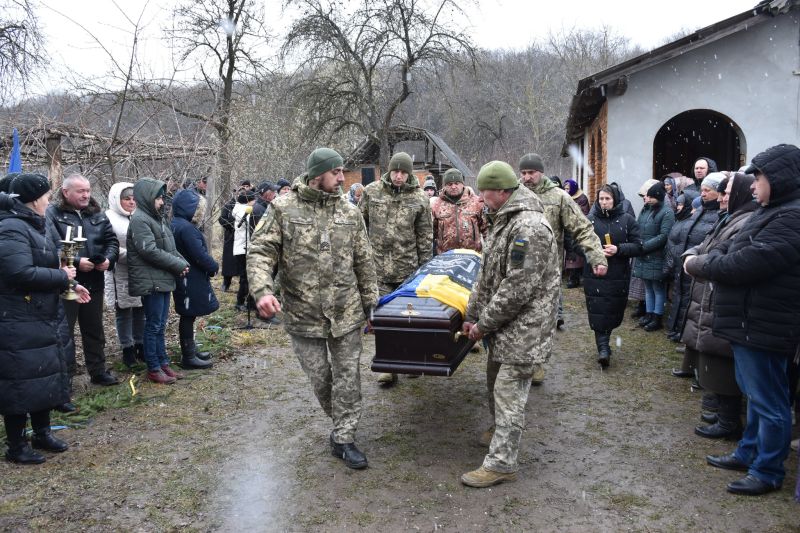 На Тернопільщині попрощалися з загиблим на війні Ігорем Прибулою