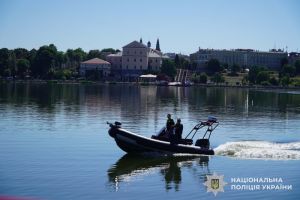 На Кременеччині ледь не втопилася трирічна дитина