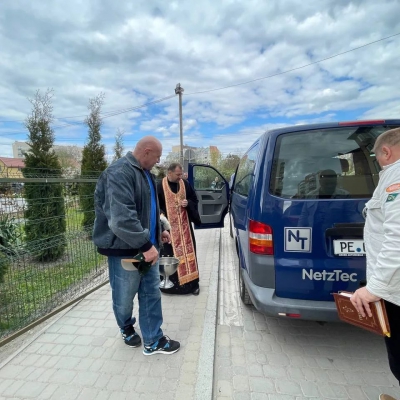 «Сподіваюся, він допоможе врятувати хоч одне життя»: Ігор Побер передав бус захисникам України