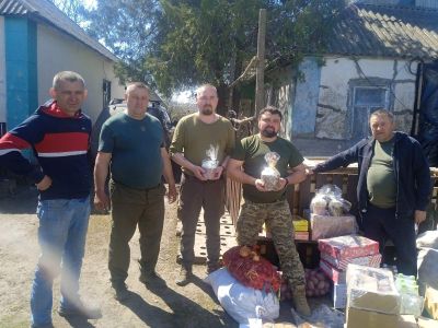 Волонтери «Української команди» з Гримайлова відвезли воїнам на фронт дрони та смаколики